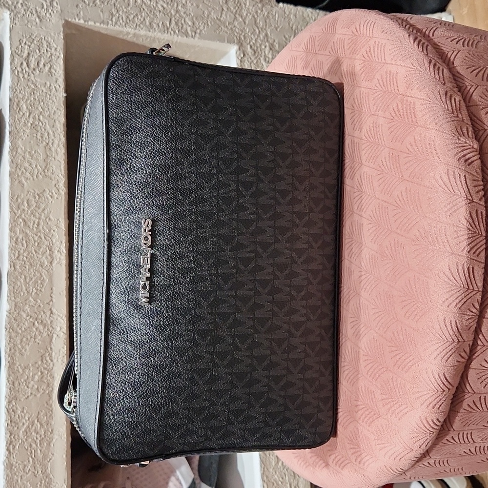 Michael Kors Jetset crossbody